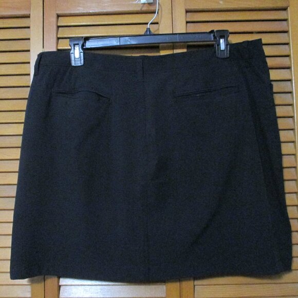 Riders by Lee black skort with pockets, zip up, some stretch size 18 - Picture 5 of 7